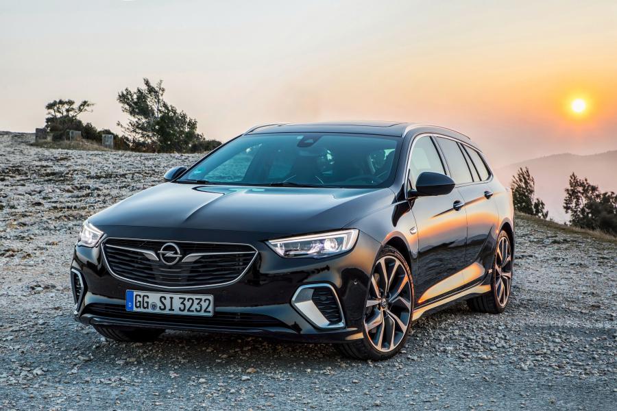  Opel Insignia GSi Sports Tourer 2017 года  (фото 37 из 40)